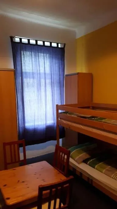 Simple Apartment 10 Minutes To Downtown Wien